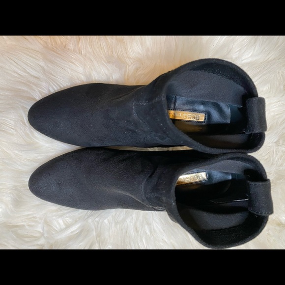 BCBGENERATION Delilah Black Faux Suede Heeled Booties 7 - Picture 5 of 8